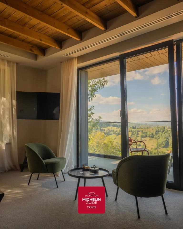 Instagram post from thepinesbucegilodge. This post is in position 1.